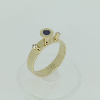Spellbound Sapphire & Diamond Ring