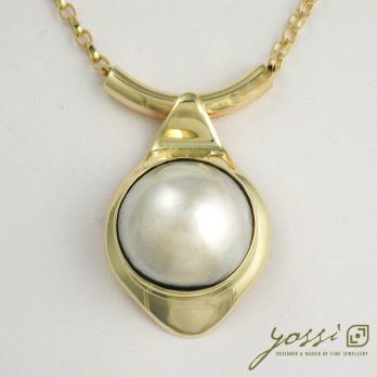 Magnificent Pearl Pendant | 9ct Gold